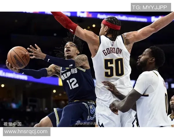 掘金队与灰熊激战正酣谁能在季后赛中笑到最后